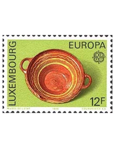 Luxembourg N° 0879 N**