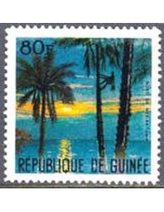 Timbre Poste GUINEE N° 0329 Obli philatelie foxtimbre