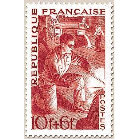 FR N° 0826 Neuf avec trace de charni
